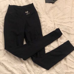 CLS Sportswear Black Crossover Waist Butt Scrunch Leggings Size XS